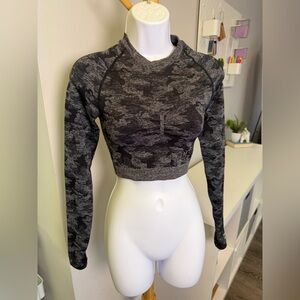 Gymshark Adapt Long Sleeve Crop Top Black Camo Size Small
